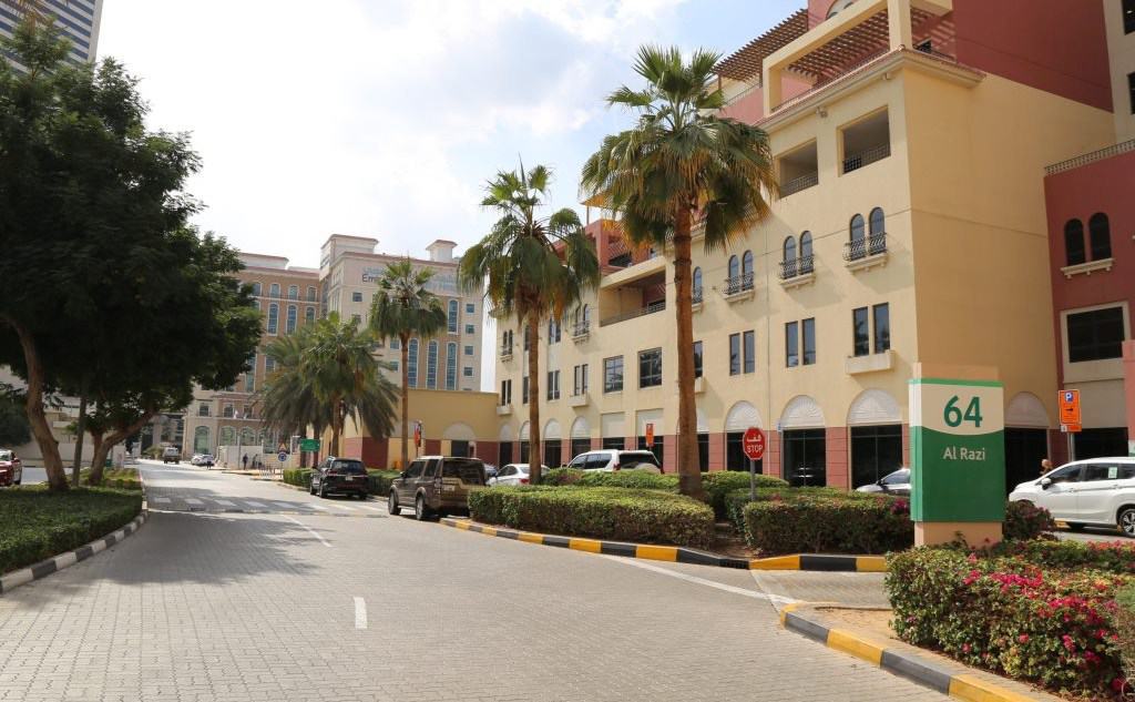 Road to the basement of the complex. On the right Entrance to Block B where Clinic for Psychiatry is located